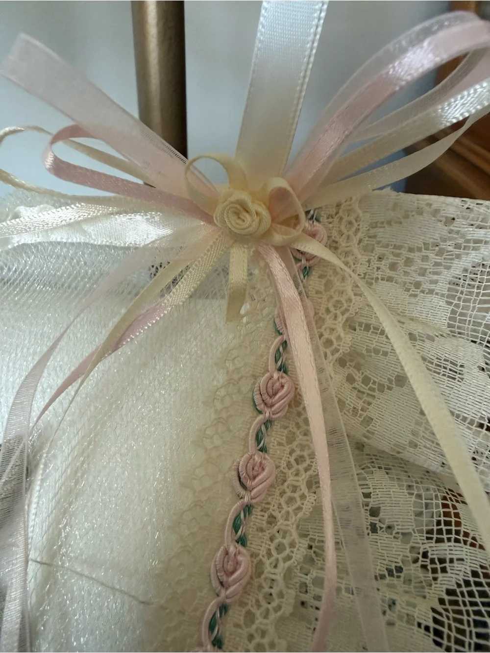 🌹Hand Crafted Ivory and Pink Floral Hand Towel and Spare Toilet Paper Holder 🌹